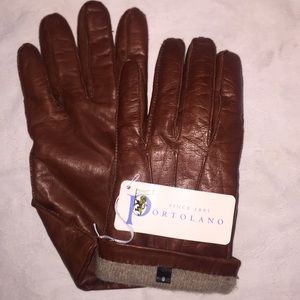 Soft cashmere lined leather gloves